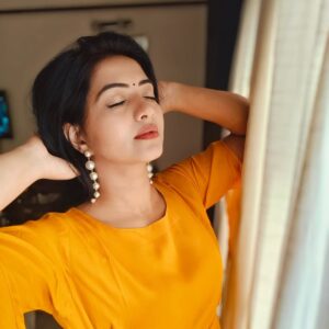 Kashmira Kulkarni Instagram - Confidence is the best accessory. Rock it and own it.

#random #randomclick #picoftheday #confidence #actress #kashhmiragkulkarrni #kashmiraofficial #kashmirakulkarni