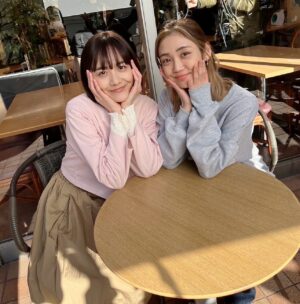 Kasumi Yamaya Instagram - 松井愛莉ちゃんと私。

誕生日 1996年12月26日
血液型　O型
出身地　東北地方
出生時刻の差　1分

プロデューサーさんに聞いたら本当に偶然とのこと。
ここまでくると必然的です。

生涯、唯一無二な存在と出会えた作品「相棒」でした。
物語から離れても、大切にしていきます。

右京さん、亀山さん、ありがとうございました☆

#相棒 #相棒23 #松井愛莉  ちゃん　#山谷花純 
#テレビ朝日 #東映