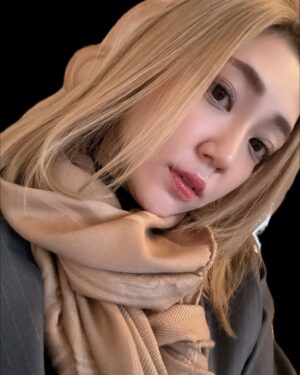 Kasumi Yamaya Instagram - 台本読んだら、最近自分自身が人へ口にした言葉が書いてある。何故だか、昔からそう。良くある。
一歩ずつ。一個ずつ。ちょっとずつ。楽しんで。
