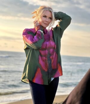 Katherine Kelly Lang Instagram - Beautiful day at the beach, wonderful people, fun shoot💃🥰😎