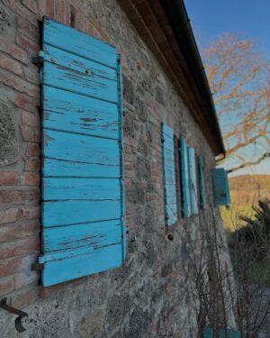 Katherine Kelly Lang Instagram - Exploring properties in Tuscany.. thinking of renovation ideas. 😎