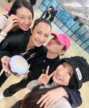 Katreeya English Instagram - Happy birthday to our beloved sister @katreeya_e we love you the most always and forever 🩷🎂🎁🌟 

Wish you were here together @jennyavafah 

#hhstyle #HH008 #birthdaygirl #love #sisters