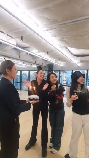 Katreeya English Instagram - Happy birthday to our beloved sister @katreeya_e we love you the most always and forever 🩷🎂🎁🌟 

Cr. 📸📸 @ipookpuii