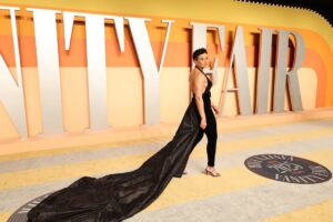 Katy O'Brian Instagram - Such a privilege to celebrate the Oscar nominees and winners at last night’s Vanity Fair party. @VanityFair,  #VFOscars, #VanityFairOscarParty, and @gettyentertainment.

H&MU @chousner 
Styling @itsamandalim @lucakingston 
Dresser @viktoriapetrovski
 Fit: @jeanlouissabaji 
@imprintpr