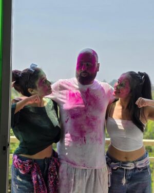 Kaushiki Rathore Instagram - Here’s to a Holi filled with love, laughter, and the special bond we share as a family
Happy holi to all😘😘😘