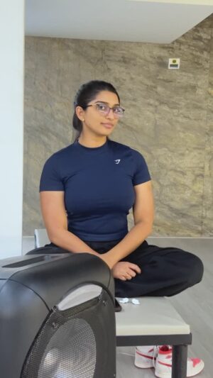 Kaviya Ravichandran Instagram - Red wings 🐦‍🔥

#gym #workout #fit #kavyasuha #redbull