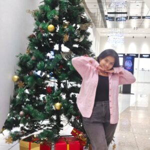 Kavya Ramani Instagram - "May your Christmas be filled with joy, love, and the magic of the season. Wishing you a Merry Christmas and a holiday full of blessings!"