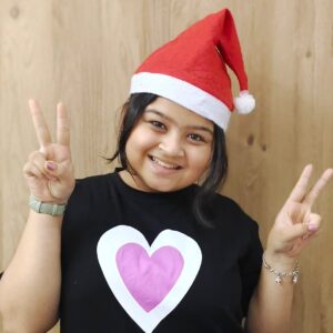 Kavya Ramani Instagram - Merry Christmas #merrychristmas #cousinfun # @bhagi_1004 @kavya_ramani_official @aasthamungra