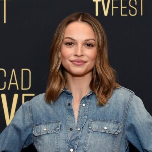 Kayla Wallace Instagram - Kayla Wallace

Landman press at Scad

Hair: me
Makeup: @edwardcruz 

@imkaylawallace @tmgla #landman #kaylawallace photo: Getty Images