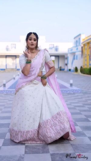 Keerthi Bhat Instagram - Blooper 😝doesn’t no single steps🤓

Video n editing by :  @maneercreatives 

Outfit: @kowshiki_couture 

#love #fun #keerthibhat #instagood #traditional #hyderabad #keeka #keeka #keeka #keeka #loveurself❤️ #instagram