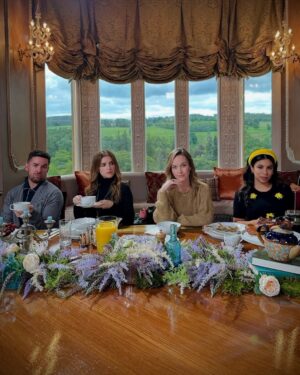 Kelley Jakle Instagram - As this season of @thetraitors.us concludes, so does my reminiscing of this most magical trip to Scotland with my lassies. A forever thank you to @peacock for letting us romp around castles and grounds, explore (and plunge into) Loch Ness, and live out our best and most treacherous (@chrissiefit 👀) dreams. 🖤#peacockpartner