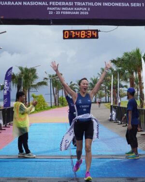 Kelly Tandiono Instagram - The sports that I fell in love since 2014 TRIATHLON ♥️
So happy to do my first tri race in 2025 and won Podium 2 on Master A series @trisportseries 💪
.
Thank you for the awesome pics @chita_zen @foto.dimanaaja @spottlejkt 
.
Always my favorite running shoes @pumaindonesia @pumarunning the latest Elite Deviate Nitro 3 
.
#Triathon #SwimBikeRun #TriLife #Triathlete #KellyTandiono