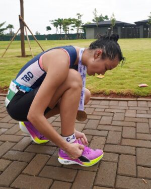 Kelly Tandiono Instagram - The sports that I fell in love since 2014 TRIATHLON ♥️
So happy to do my first tri race in 2025 and won Podium 2 on Master A series @trisportseries 💪
.
Thank you for the awesome pics @chita_zen @foto.dimanaaja @spottlejkt 
.
Always my favorite running shoes @pumaindonesia @pumarunning the latest Elite Deviate Nitro 3 
.
#Triathon #SwimBikeRun #TriLife #Triathlete #KellyTandiono