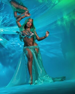 Kenya Michaels Instagram - Peluka Lab 🐚 Underwater 

“Sé como el agua: Flexible, Fuerte e Imparable” 🌊

🫧Custom Human Hair Unit @peluka_lab 
🫧Makeup @makeup_by_jireh 
🫧Photography @_leo_santiago_

Hair Color using @matrix So color cult