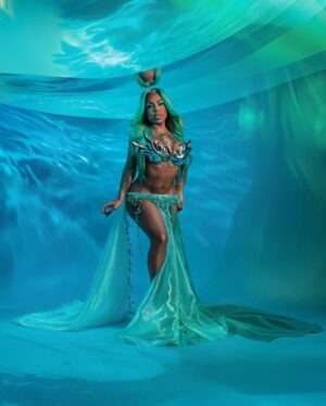 Kenya Michaels Instagram - Peluka Lab 🐚 Underwater 

“Sé como el agua: Flexible, Fuerte e Imparable” 🌊

🫧Custom Human Hair Unit @peluka_lab 
🫧Makeup @makeup_by_jireh 
🫧Photography @_leo_santiago_

Hair Color using @matrix So color cult