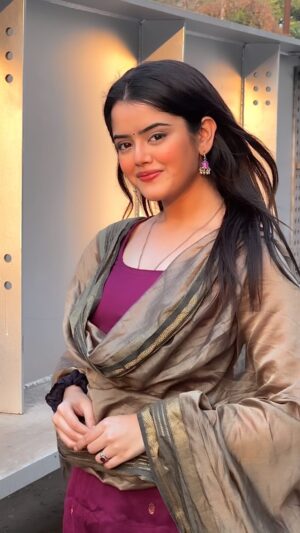 Ketaki Kulkarni Instagram - This song hits different 🥺💘

[ jhol, jhol song, coke studio, transition, trending, girls, sunkissed, sunshine, sunday, monday morning, viral, popular, actress, bollywood, cricket, ipl, ipl 2025 ]

#jhol #transition #transitionalert #trending #ketakikulkarni 

Kese laga transition? 🥹