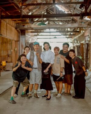 Khemanit Jamikorn Instagram - ดิฉันชื่อ ”ชมนาด“ หรือเรียกสั้นๆว่า “คุณชม” ค่ะ 🤍
.
.
.
#panpanworkmode #มหกรรมมนุษย์