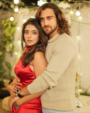 Khushi Dubey Instagram - Here’s to one month of Jaadu Teri Nazar!🧚🏻‍♂️

Clicked by @@omkar_kocharekar ❤️‍🔥

#khushidubey #zaynibadkhan #gaurihaan #gauri #vihaan #jtn #jaaduterinazar #starplus #jiohotstar #love #launch #screening