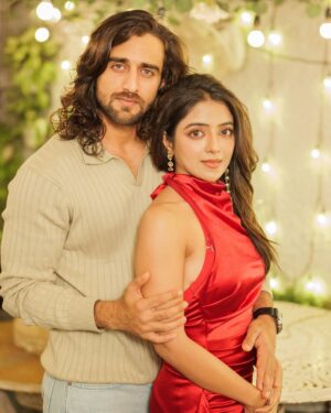 Khushi Dubey Instagram - Here’s to one month of Jaadu Teri Nazar!🧚🏻‍♂️

Clicked by @@omkar_kocharekar ❤️‍🔥

#khushidubey #zaynibadkhan #gaurihaan #gauri #vihaan #jtn #jaaduterinazar #starplus #jiohotstar #love #launch #screening