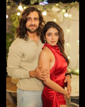 Khushi Dubey Instagram - Here’s to one month of Jaadu Teri Nazar!🧚🏻‍♂️

Clicked by @@omkar_kocharekar ❤️‍🔥

#khushidubey #zaynibadkhan #gaurihaan #gauri #vihaan #jtn #jaaduterinazar #starplus #jiohotstar #love #launch #screening