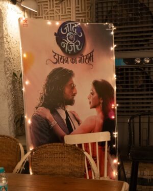 Khushi Dubey Instagram - Here’s to one month of Jaadu Teri Nazar!🧚🏻‍♂️

Clicked by @@omkar_kocharekar ❤️‍🔥

#khushidubey #zaynibadkhan #gaurihaan #gauri #vihaan #jtn #jaaduterinazar #starplus #jiohotstar #love #launch #screening