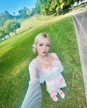 Kim Ha-ram Instagram - 🌴☀️🍀🌳☁️💚