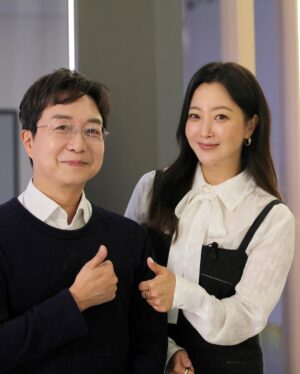 Kim Hee-seon Instagram - 너무나도 팬인 유현준 교수님과 만났습니다🙏💕
즐거웠던 시간이었어요🍀👍
자리 만들어준 #KCC 💛고마워요!

https://youtu.be/k8BYlaRzeQY