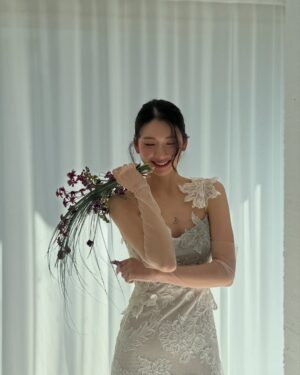 Kim Jin-kyung Instagram - 본캐로 꽉 채운 참진경🤍🕊️🪄