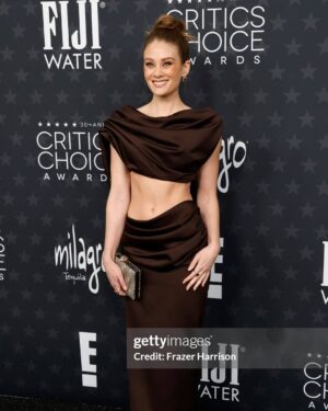 Kim Matula Instagram - @criticschoice was a beautiful affair!  
I celebrated with our reunited @satnightmovie cast and crew and gasped when I realized my close proximity to Nicole Kidman.  
 
Thank you to everyone who helped make me look and feel so lovely 🤎 
Look: Christian Siriano  @csiriano 
Shoes: Christian Louboutin  
Jewels: Le Vian  
Clutch: Kurt Geiger 
@haileyadickeshair @ashleydonovan @daniela_viviana