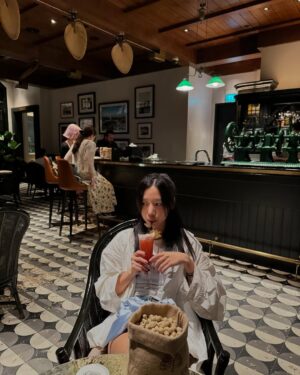 Kim Nam-joo Instagram - Night in Singapore🌙