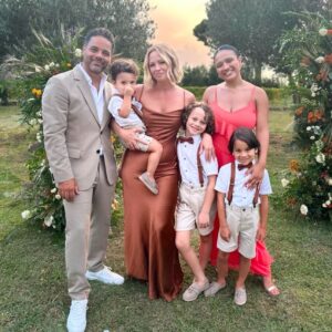Kimberley Walsh Instagram - 30.01.16 💒💍🫶🏼💫 

How it started 
How it’s going 

❤️❤️❤️❤️❤️❤️❤️

#9years #barbados #grateful