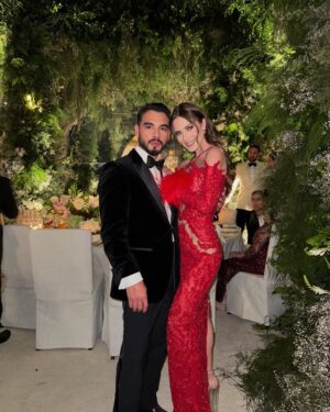 Kimberly Dos Ramos Instagram - Boda especial llena de mucho amor ♾️ ❤️ …
❤️#SofiayPablo ❤️.
30.11.2024 ✨.

Red dress🔥: @tabja .

Les gustó el vestido ? Yo lo amé 😍😏.