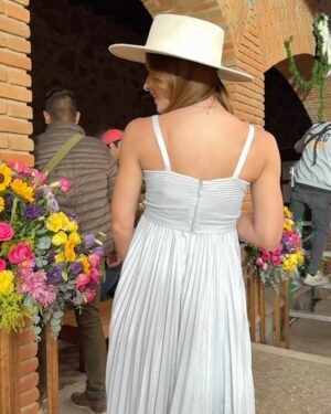 Kimberly Dos Ramos Instagram - Mi Angellí ❤️🤰 bien felíz viviendo de amor con su barrigota en @vivirdeamorof 🤩❤️ … esperando a su mini Pepe Emilio 😍… ⁣
Gracias por tanto amor en estos últimos capítulos 🙏🏻🤩🥺 no se pierdan el gran final este viernes 26 😢❤️… ⁣
⁣
La foto 📸 #5 obvio yo y mis caras 🤣 eso no puede faltar .!⁣
⁣
#novela #mexico #vivirdeamor #angelli #baby #ootd #ootdfashion .!