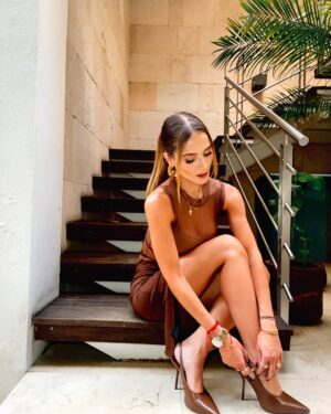 Kimberly Dos Ramos Instagram - 🤎 El look completo 🤎…⁣
Ando in love 😍 con este color 🤎… ⁣
⁣
Cuál es el color de ropa que más usas 😏???. ⁣
⁣
#brown #colors #ootdinspiration #ootd #look #totallook . ⁣