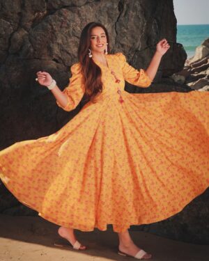 Kinza Razzak Instagram - Shine as bright as the sun ☀️🌻

..
..
#yellow