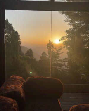Kinza Razzak Instagram - Reflect
Recharge
Reset

🤍

#sunday #sundayvibes