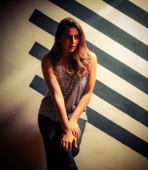 Kinza Razzak Instagram - Life’s contrasts make it worth living! ▪️▫️