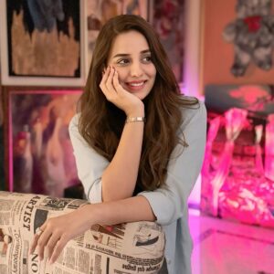 Kinza Razzak Instagram - Unapologetically Me! 🙋🏽‍♀️🩵

…

….
📸: Thank you @usmanahmedd  for being so gracious