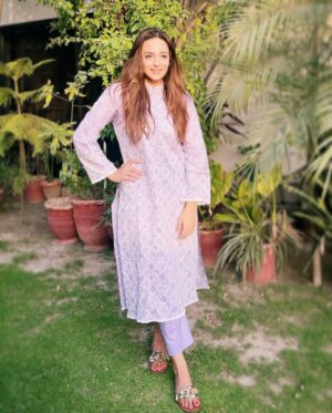 Kinza Razzak Instagram - Lilac is my happy color. 💜
Eid Mubarak 🙃

@kayseria.official
#eid #eidmubarak