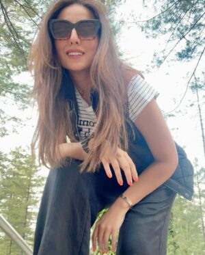 Kinza Razzak Instagram - Getting nurtured by nature 🌴☀️