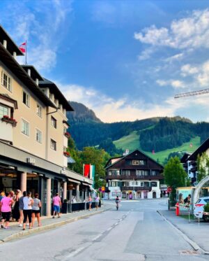 Kinza Razzak Instagram - Streets and stories 😍🌱🌸

..
…
…..
……
#insta #travel #austria
