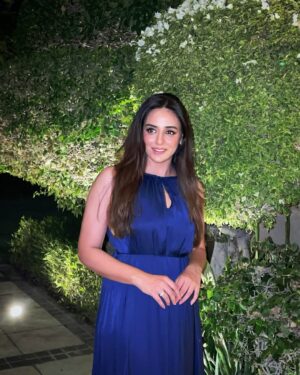 Kinza Razzak Instagram - Serving up smiles and sweetness ☺️🙃