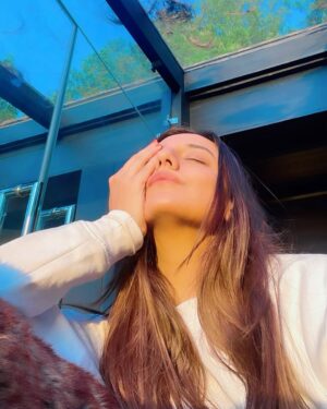Kinza Razzak Instagram - Reflect
Recharge
Reset

🤍

#sunday #sundayvibes