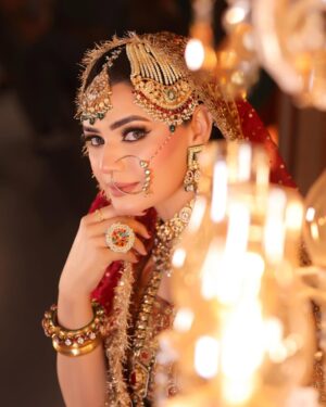 Kiran Haq Instagram - KIRAN! ❤️ 
Signature bridal campaign by @saminahairandmakeupstudio 

Mua/Hair: @saminahairandmakeupstudio 
Celeb: @kiranhaqofficial 
Dress: @sassy.thrift.store28 
Jewellery: @opalbymadihaihsan 
Location: @skinfinitybykiran

#celeberity #makeup #shoot #maribalviphotography #lahore #canada #pakistan #kiranhaq