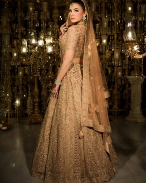 Kiran Haq Instagram - Beauty ❤️✨ @kiranhaqofficial for @minahilandzouhaofficial 
Amazing work by @bilalsaeedphotography 
Jewels by @farhatalijewellers