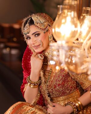 Kiran Haq Instagram - KIRAN! ❤️ 
Signature bridal campaign by @saminahairandmakeupstudio 

Mua/Hair: @saminahairandmakeupstudio 
Celeb: @kiranhaqofficial 
Dress: @sassy.thrift.store28 
Jewellery: @opalbymadihaihsan 
Location: @skinfinitybykiran

#celeberity #makeup #shoot #maribalviphotography #lahore #canada #pakistan #kiranhaq