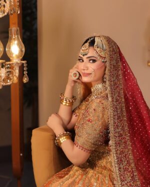 Kiran Haq Instagram - KIRAN! ❤️ 
Signature bridal campaign by @saminahairandmakeupstudio 

Mua/Hair: @saminahairandmakeupstudio 
Celeb: @kiranhaqofficial 
Dress: @sassy.thrift.store28 
Jewellery: @opalbymadihaihsan 
Location: @skinfinitybykiran

#celeberity #makeup #shoot #maribalviphotography #lahore #canada #pakistan #kiranhaq