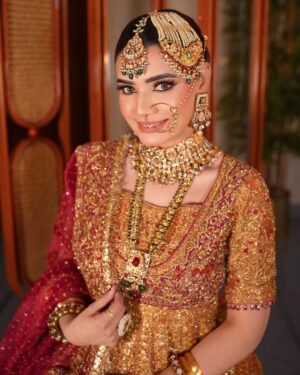 Kiran Haq Instagram - KIRAN! ❤️ 
Signature bridal campaign by @saminahairandmakeupstudio 

Mua/Hair: @saminahairandmakeupstudio 
Celeb: @kiranhaqofficial 
Dress: @sassy.thrift.store28 
Jewellery: @opalbymadihaihsan 
Location: @skinfinitybykiran

#celeberity #makeup #shoot #maribalviphotography #lahore #canada #pakistan #kiranhaq