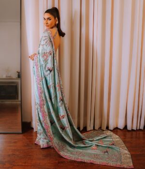 Kiran Malik Instagram - Wearing the luxurious and most elegant @ranosheirloomsofficial 

Earrings @masa.luxe 

📸 @capturedbysani 

#kiranmalik #ranosheirlooms #saree #lahore