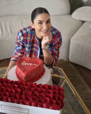 Kiran Malik Instagram - Love is like cake.  You want a big slice, and you want it to last forever @batalabakes ❤️🎂